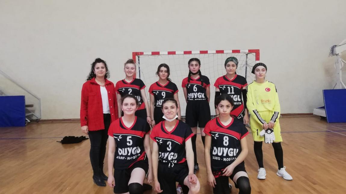 Kız Futsal Takımımız İlçe Üçüncüsü Oldu.